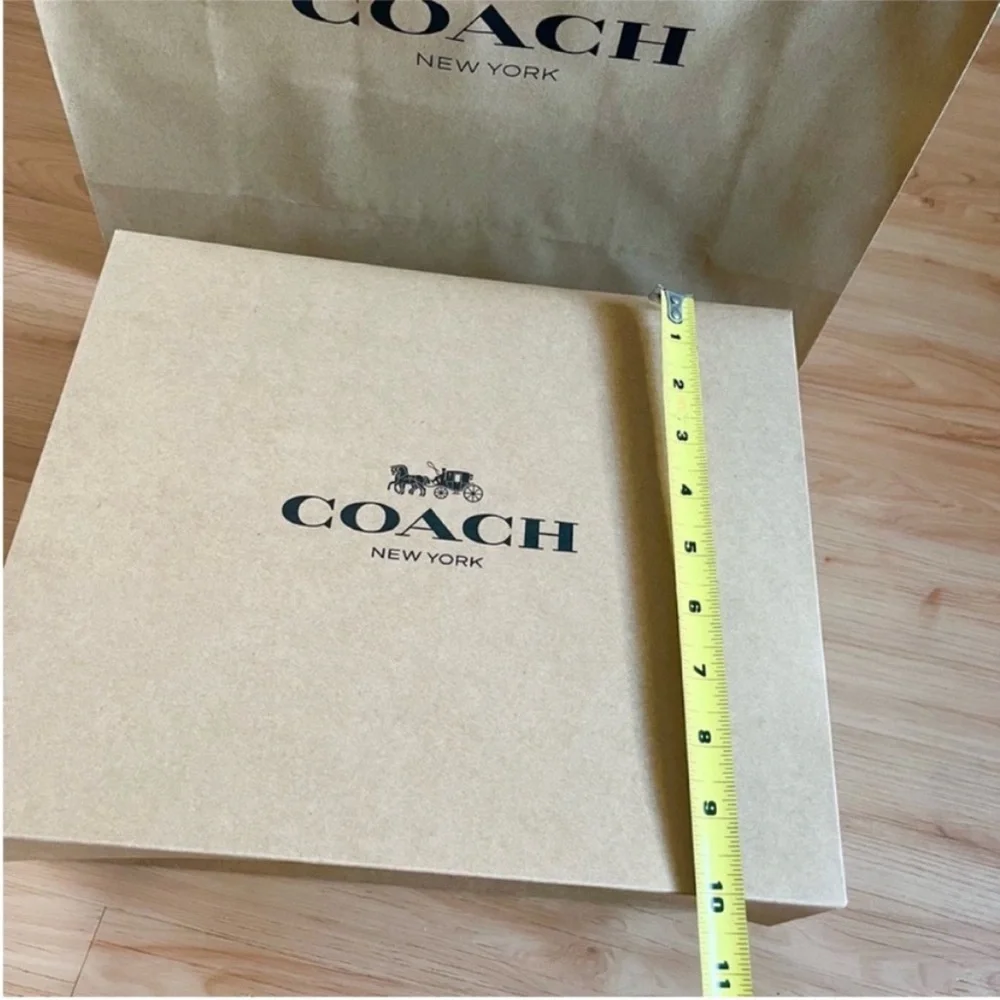 Coach shopping bag + Gift Box